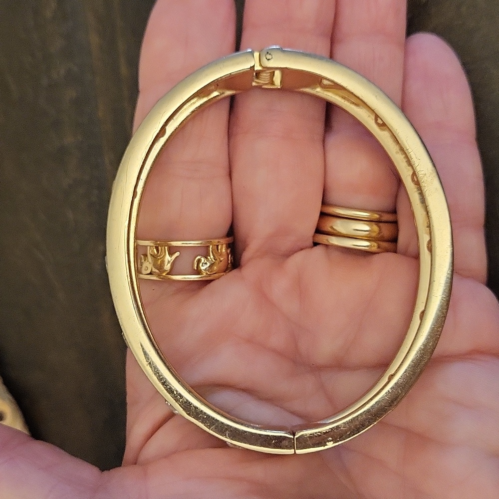 Oval Rhinestone Hinge Bangle Bracelet - Picture 6 of 8